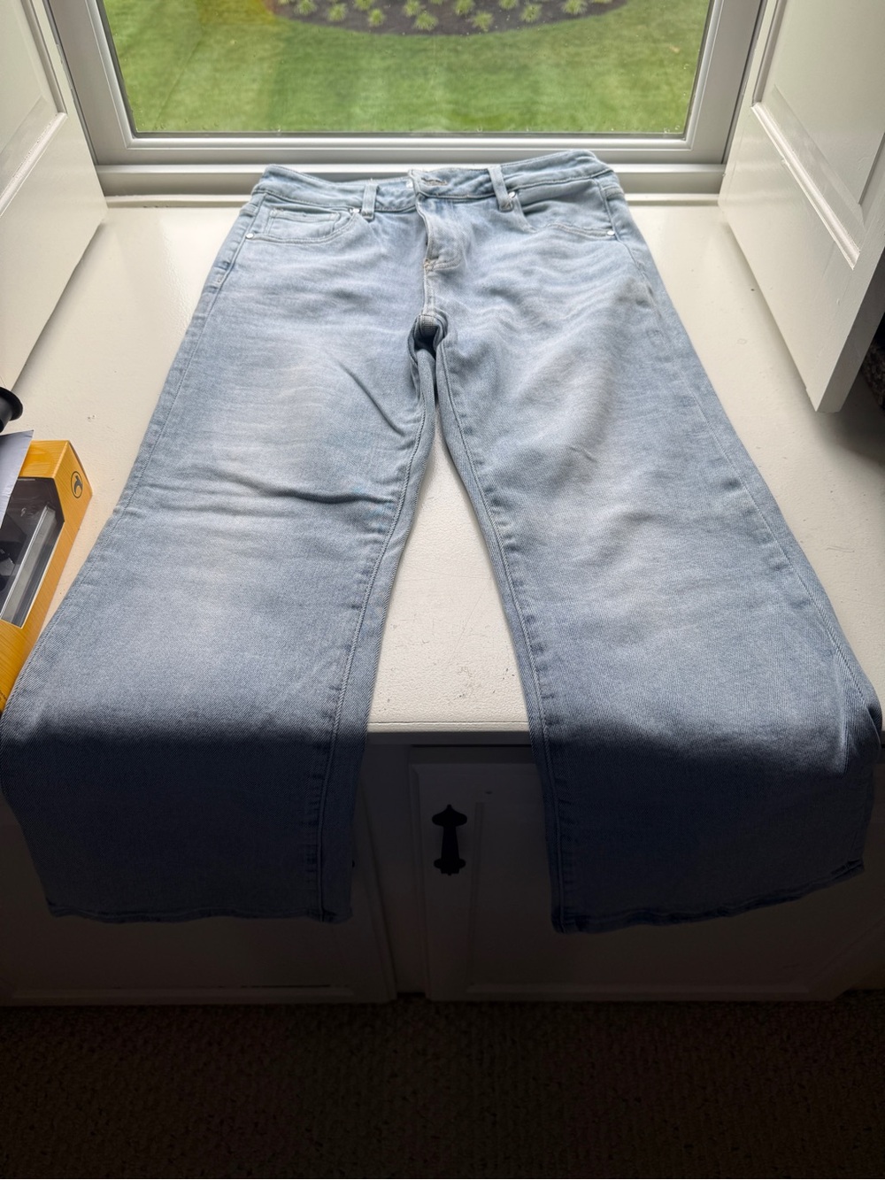 Women's Light Blue Cropped Straight Jeans